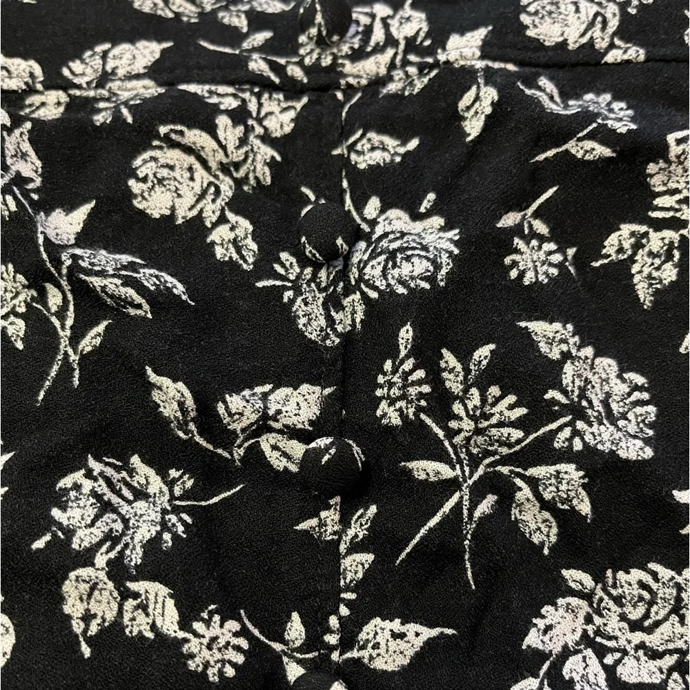 Mossimo Black and White Floral Skirt with frayed bottom. Womens size Medium. - Picture 3 of 4
